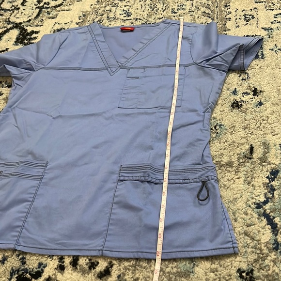 💰3 items for $25 🏷 Women Dickies Ceil Blue Scrub Top fits like a Small/Medium - Picture 9 of 9